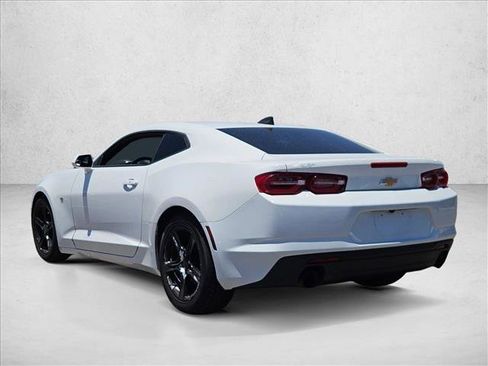 Used 2019 Chevrolet Camaro LT RWD image 7