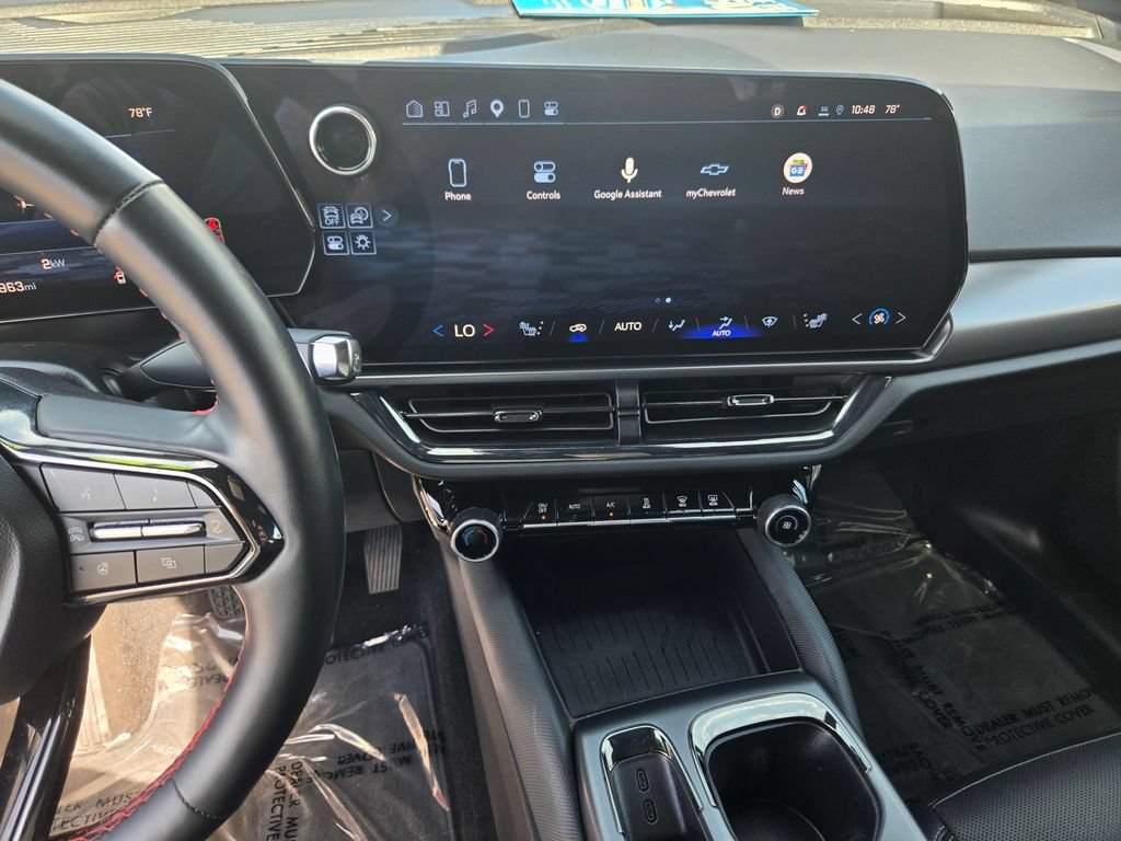 Used 2024 Chevrolet Equinox EV RS w/ LPO, Trailering Package FWD image 17