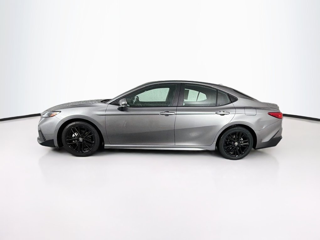 Used 2025 Toyota Camry SE FWD image 6