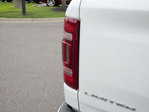 Used 2024 RAM 1500 Limited AWD/4WD image 17