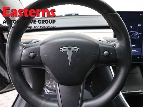 Used 2018 Tesla Model 3 Long Range RWD image 10