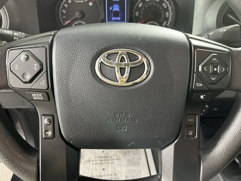 Used 2019 Toyota Tacoma SR image 15