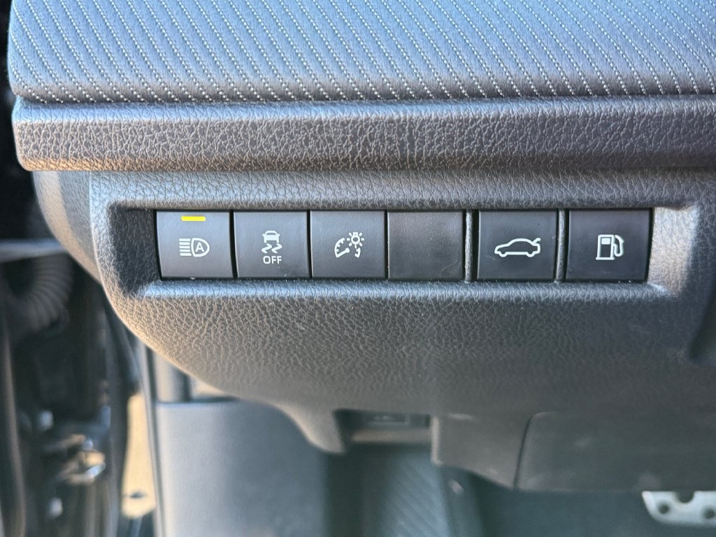 Used 2025 Toyota Camry Hybrid FWD image 26