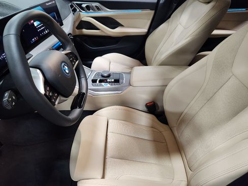 Used 2025 BMW i4 eDrive40 w/ Premium Package RWD image 31