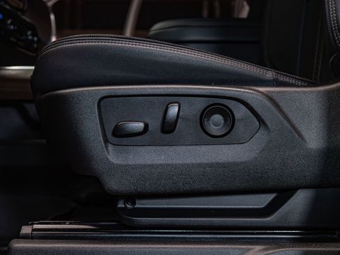 Used 2024 Chevrolet Silverado 2500 High Country w/ Midnight Edition image 25