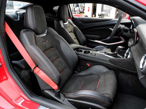Used 2017 Chevrolet Camaro ZL1 image 29