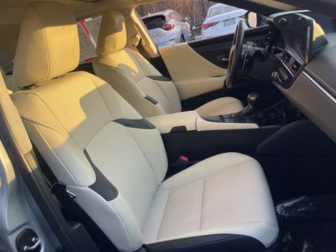 Used 2022 Lexus ES 250 w/ Premium Package image 18