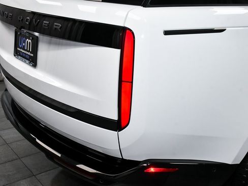 Used 2025 Land Rover Range Rover SE image 91