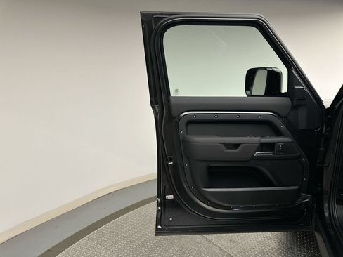 Certified 2026 Land Rover Defender 110 S AWD/4WD image 9