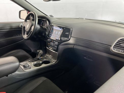 Used 2022 Jeep Grand Cherokee Laredo X image 29