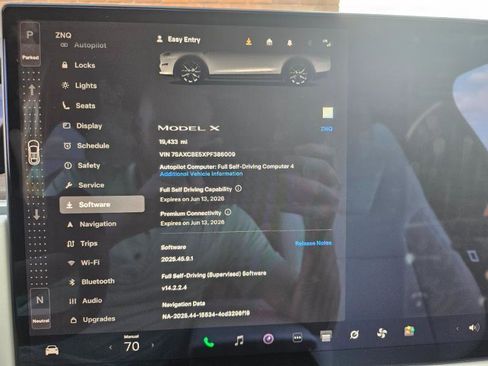 Used 2023 Tesla Model X image 3