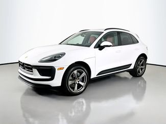 New 2025 Porsche Macan 360° Tour