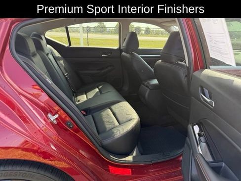 Used 2024 Nissan Altima 2.5 SR w/ SR Premium Package FWD image 10