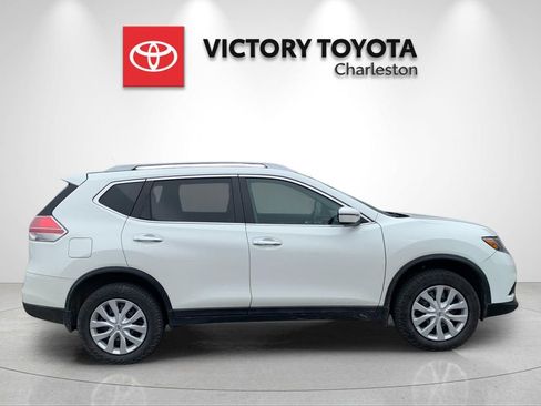 Used 2016 Nissan Rogue S w/ Appearance Package image 5