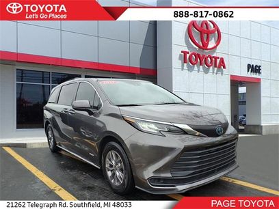 Certified 2021 Toyota Sienna LE w/ LE Plus Package