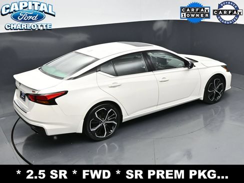 Used 2023 Nissan Altima 2.5 SR w/ SR Premium Package FWD image 31