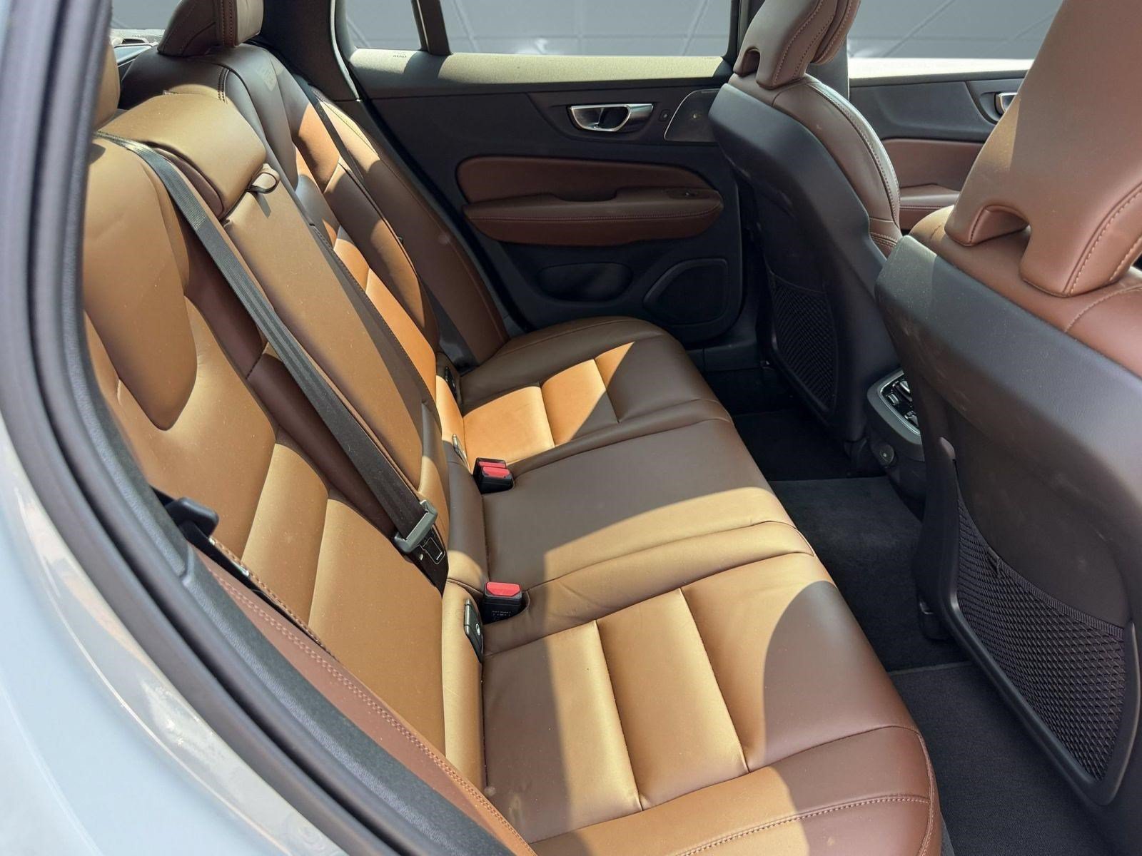 Certified 2025 Volvo V60 B5 Cross Country Ultra AWD/4WD image 30