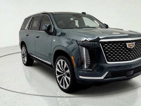 Used 2026 Cadillac Escalade Luxury w/ Touring Package AWD/4WD image 7