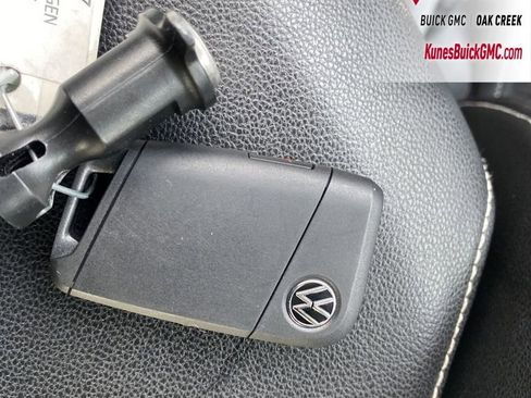 Used 2024 Volkswagen Jetta SE image 24