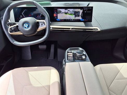 Used 2024 BMW iX xDrive50 w/ Premium Package AWD/4WD image 16
