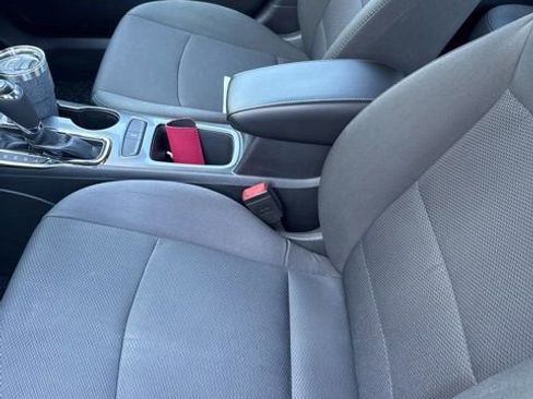 Used 2017 Chevrolet Cruze LT w/ Convenience Package image 10