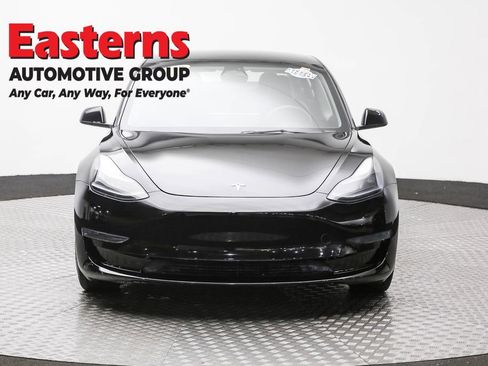 Used 2023 Tesla Model 3 Standard Range image 2