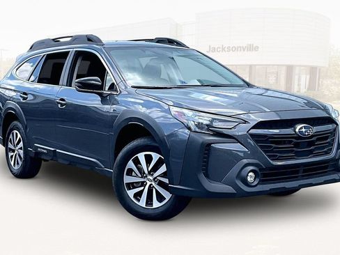 Used 2025 Subaru Outback Premium AWD/4WD image 3