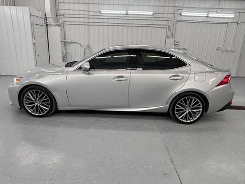 Used 2014 Lexus IS 250 RWD image 2