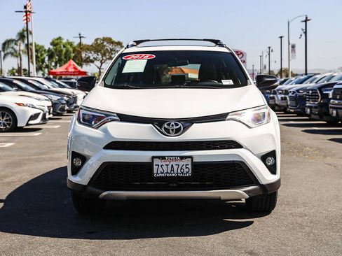 Used 2016 Toyota RAV4 SE FWD image 2