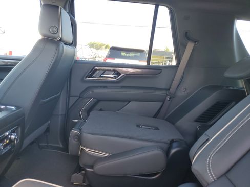 New 2026 GMC Yukon Elevation image 9