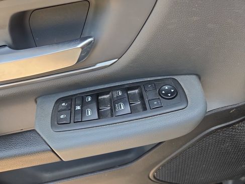 Used 2019 RAM 1500 Big Horn AWD/4WD image 16