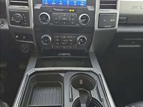 Used 2021 Ford F250 Platinum w/ FX4 Off-Road Package image 29