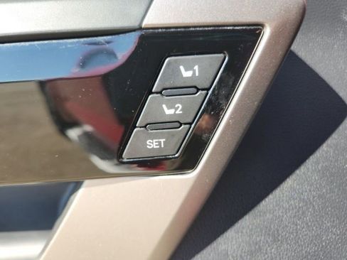 Used 2022 Toyota Tundra Limited image 21