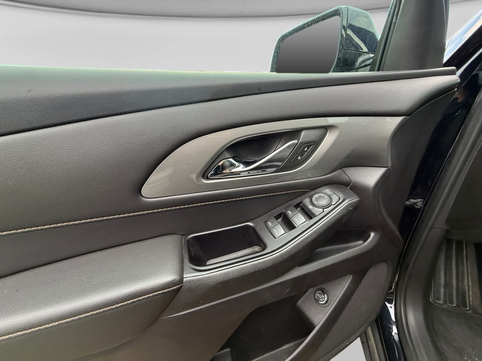 Used 2020 Chevrolet Traverse LT FWD image 10