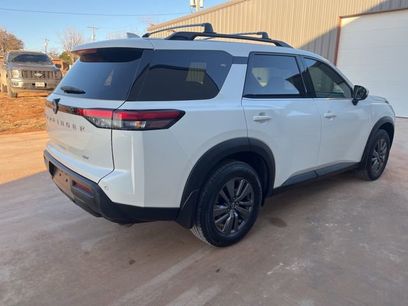Used 2022 Nissan Pathfinder SV