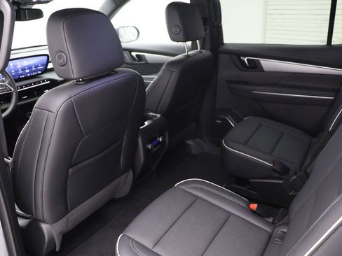 Used 2025 Buick Enclave Preferred image 10