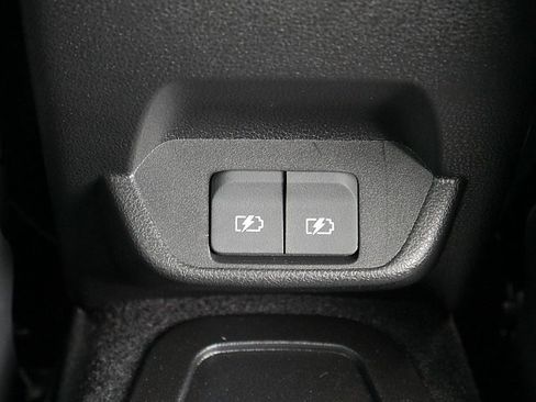 Used 2025 Nissan Leaf S image 42