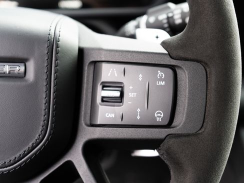 Used 2023 Land Rover Defender 90 Carpathian Edition image 31