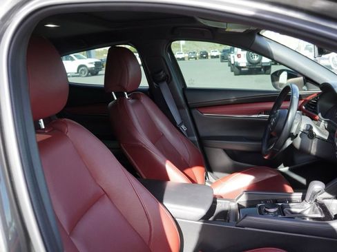 Used 2024 MAZDA MAZDA3 Hatchback w/Premium Plus Pkg image 22