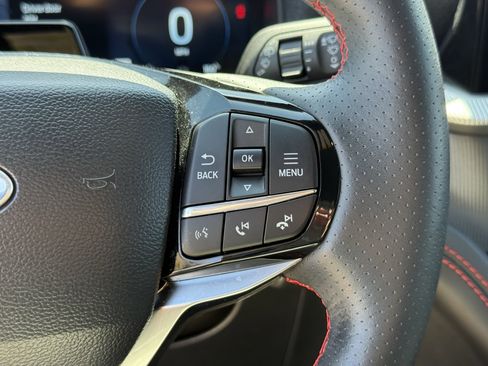 Used 2025 Ford Explorer ST-Line image 18