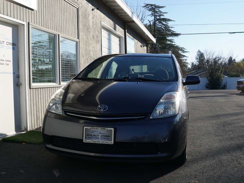 Used 2009 Toyota Prius Touring image 2