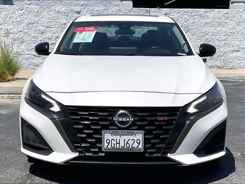 Certified 2023 Nissan Altima 2.0 SR FWD image 2