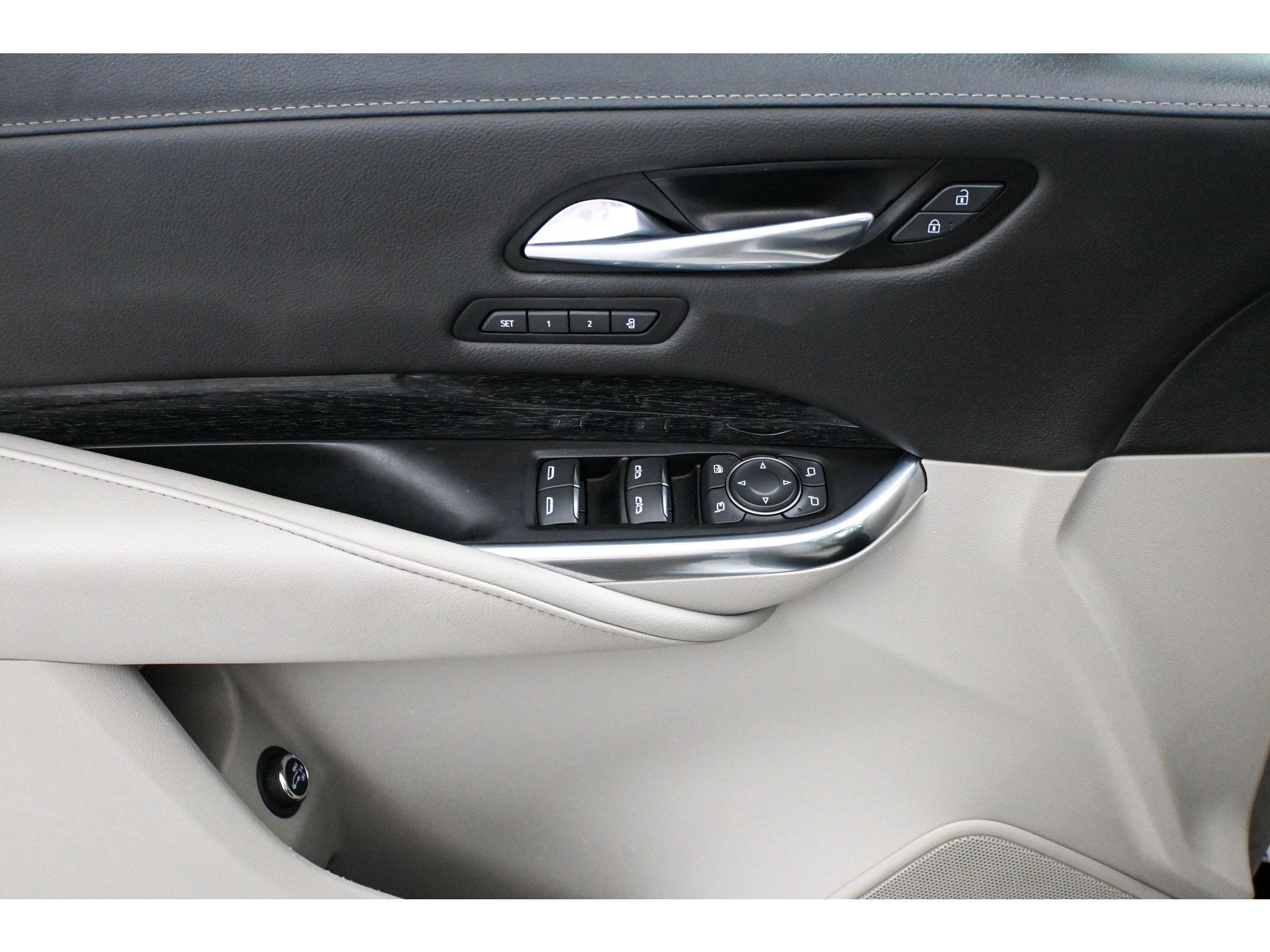 Used 2023 Cadillac XT4 Premium Luxury w/ Cold Weather Package FWD image 10