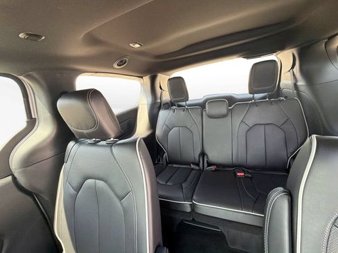 New 2026 Chrysler Pacifica Limited w/ S Appearance Package FWD image 27