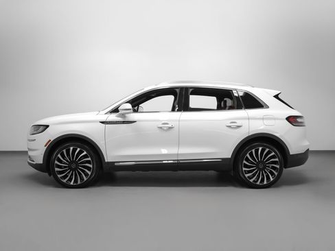 Used 2023 Lincoln Nautilus Black Label image 2