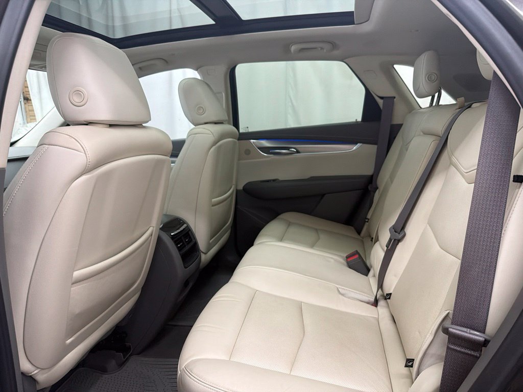 Used 2019 Cadillac XT5 Premium Luxury FWD image 17