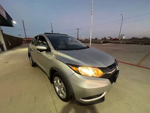 Used 2016 Honda HR-V EX image 7