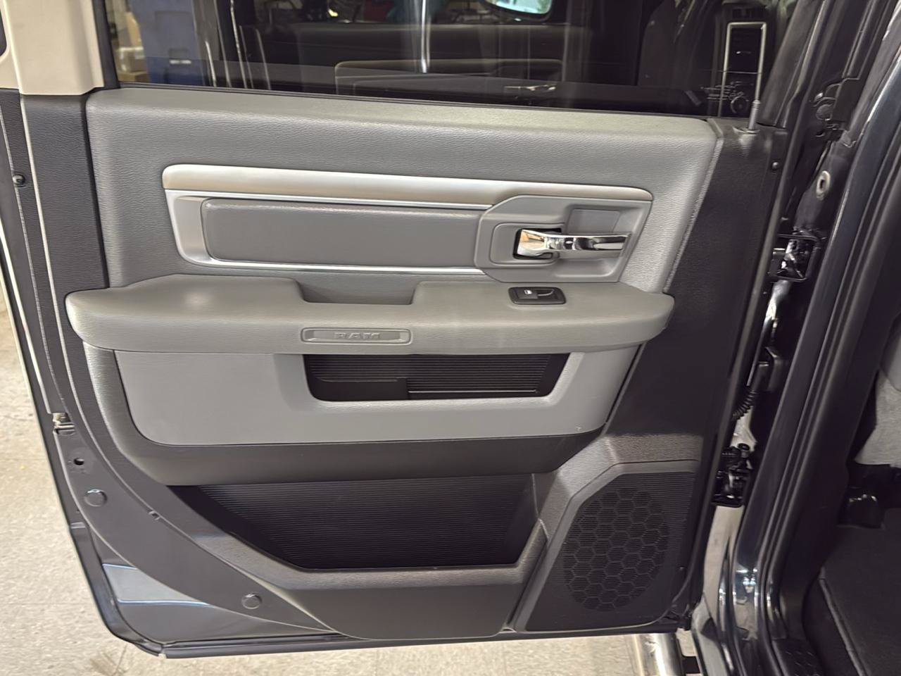 Used 2016 RAM 1500 Big Horn AWD/4WD image 40