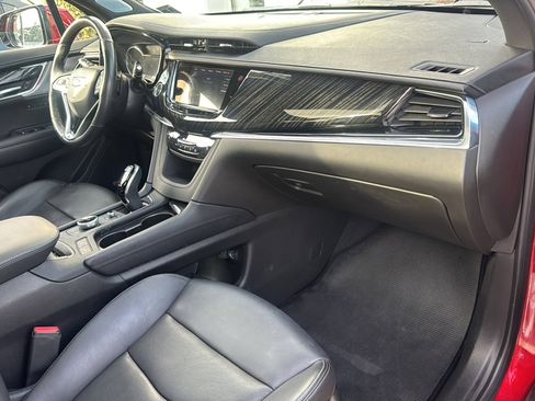 Used 2023 Cadillac XT6 Premium Luxury image 11