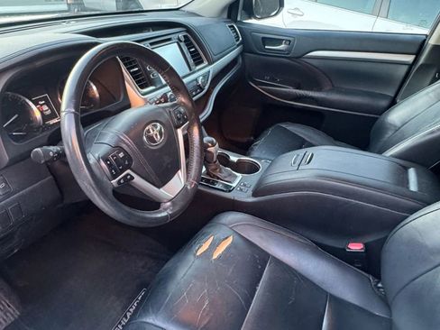 Used 2014 Toyota Highlander XLE image 6